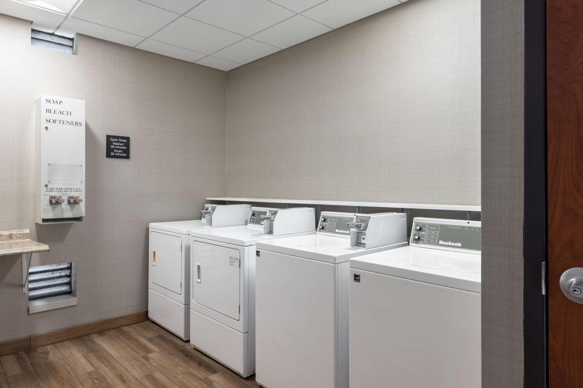 Hampton Inn & Suites יובה סיטי מראה חיצוני תמונה
