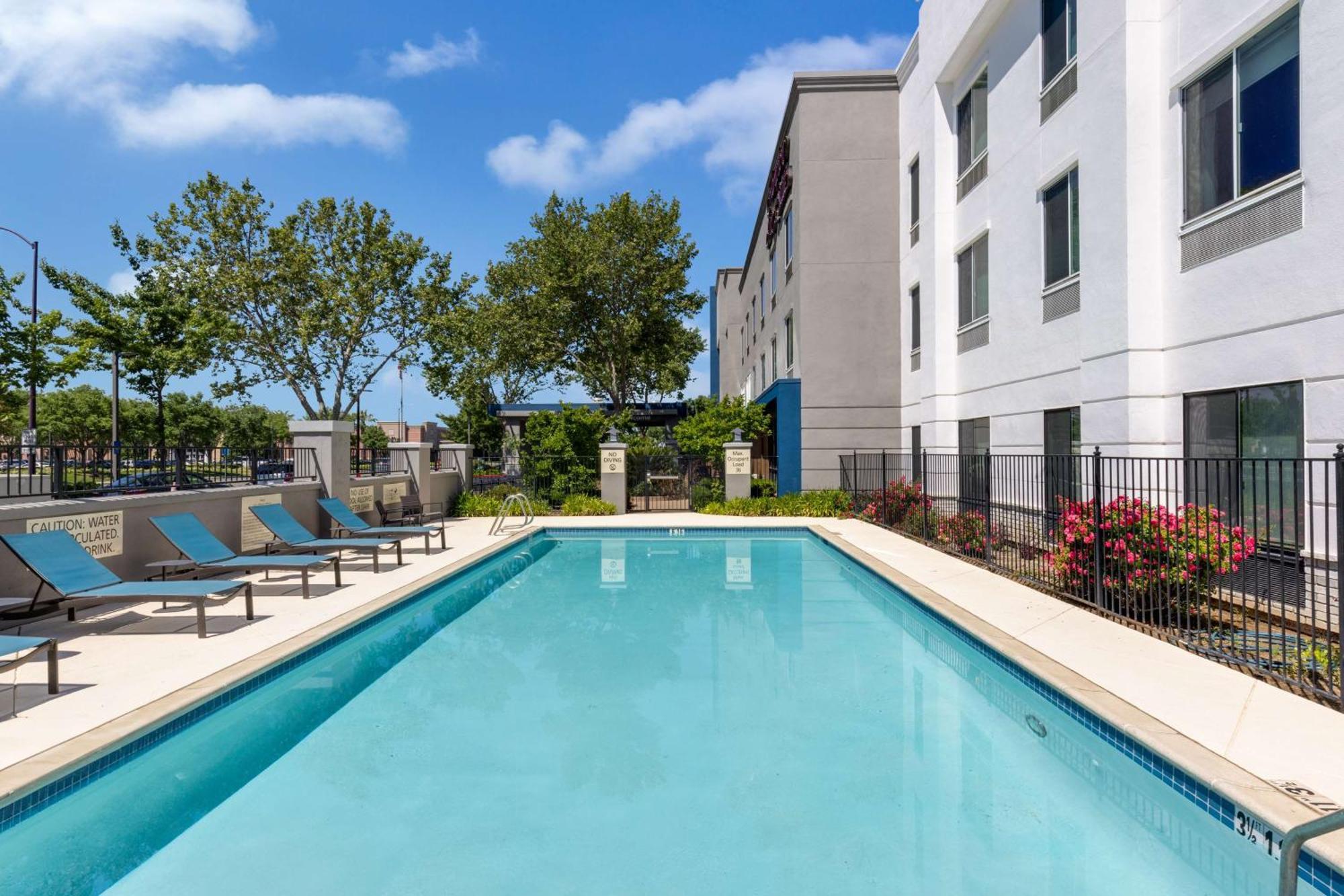 Hampton Inn & Suites יובה סיטי מראה חיצוני תמונה