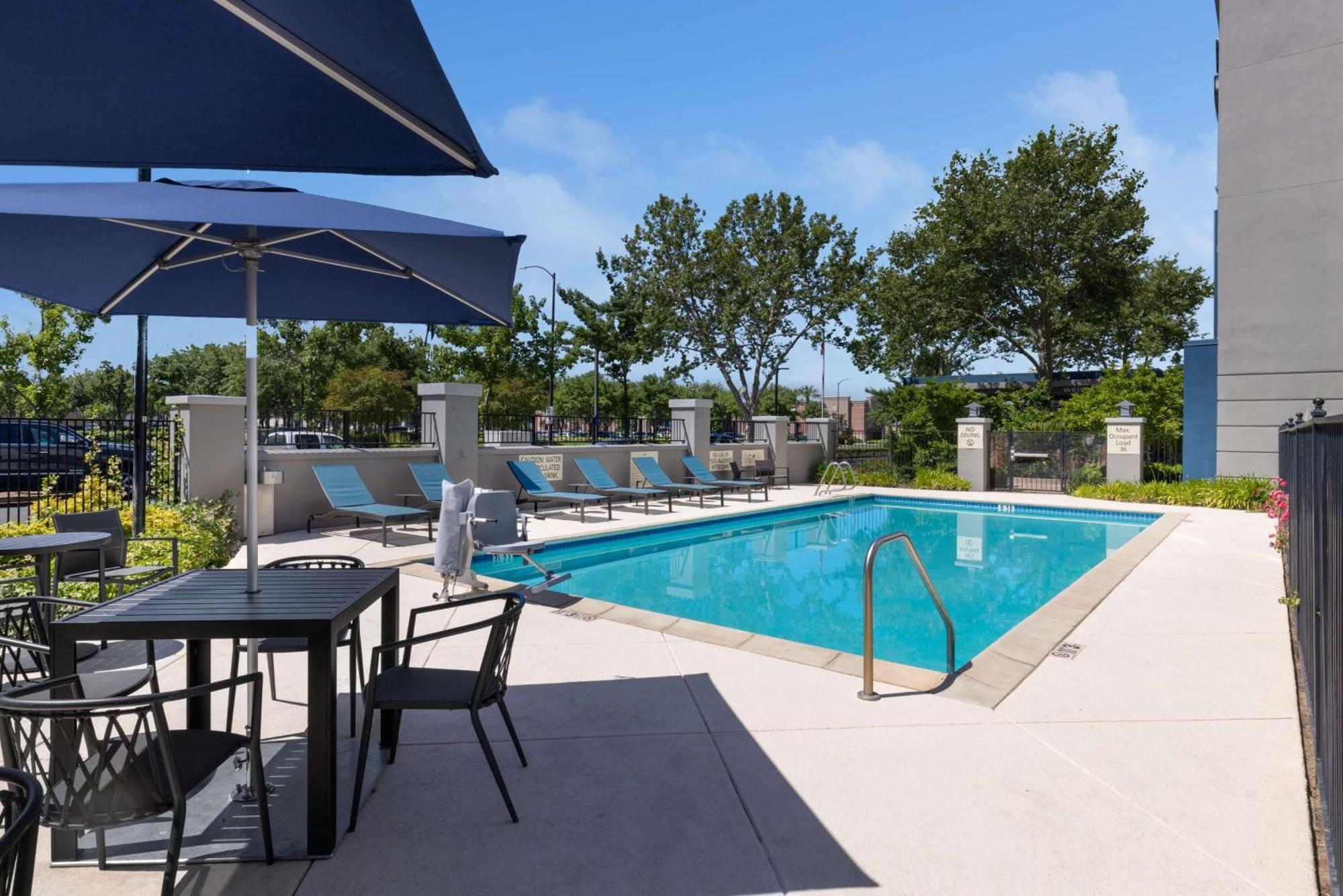 Hampton Inn & Suites יובה סיטי מראה חיצוני תמונה