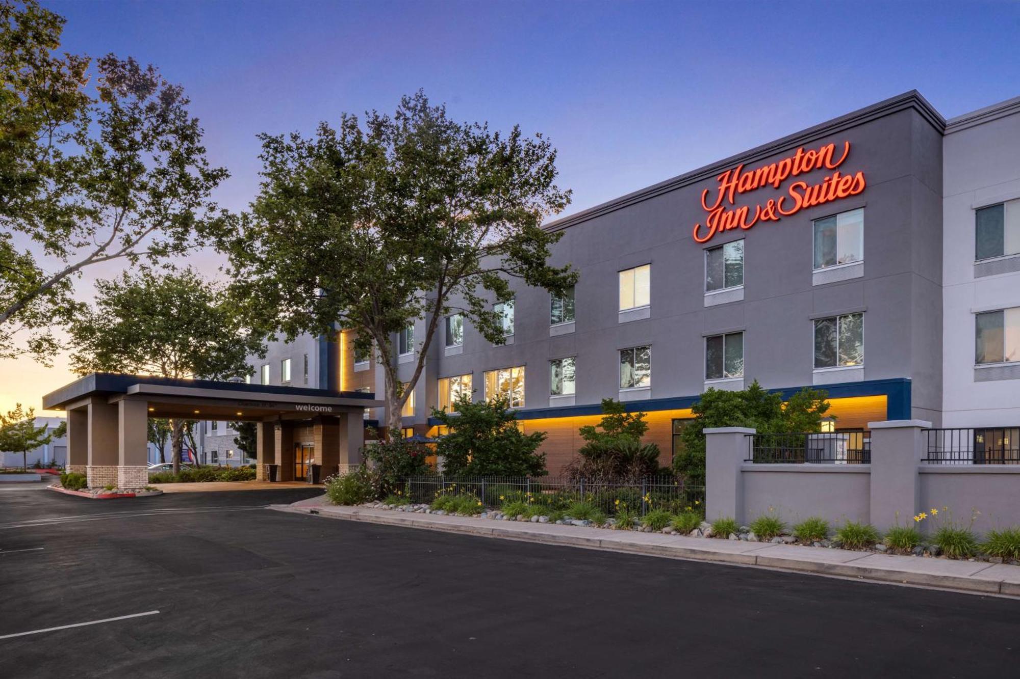 Hampton Inn & Suites יובה סיטי מראה חיצוני תמונה
