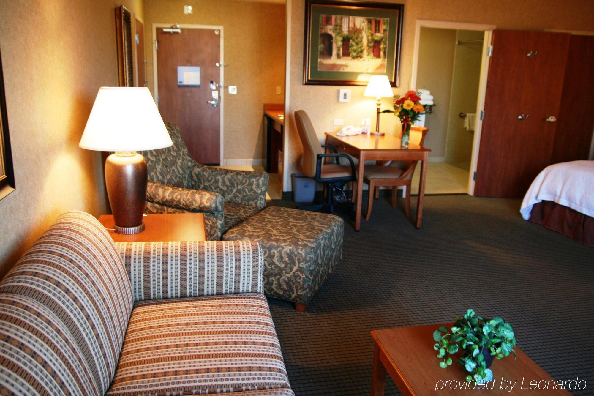 Hampton Inn & Suites יובה סיטי חדר תמונה